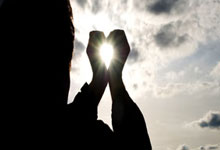 瓦拉内斯神勇扑救，马赛险胜里尔赢得三分